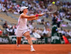 Swiatek kalahkan Sabalenka untuk memenangi gelar Roma ketiga