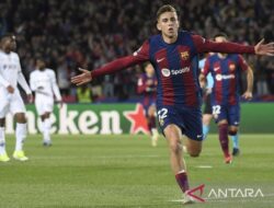 Fermin Lopez antar Barcelona gebuk Almeria 2-0