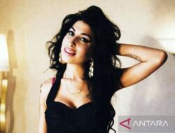 Desainer kostum “Back to Black” ciptakan 57 penampilan Amy Winehouse