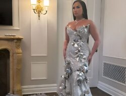 Demi Lovato menghadiri Met Gala untuk pertama kalinya sejak 2016