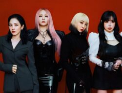 2NE1 rayakan ulang tahun debut ke-15 dan berfoto bersama