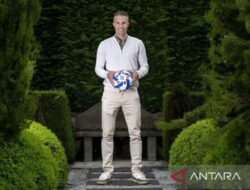 Robin van Persie jadi pelatih kepala baru SC Heerenveen