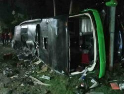 Bus bawa pelajar SMK Lingga Kencana Depok kecelakaan di Subang