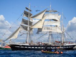 Api Olimpiade tiba di Pelabuhan Tua Marseille