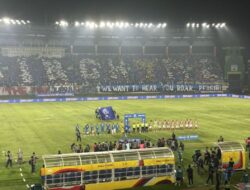 Persib bungkam Madura tiga gol tanpa balas dalam final leg pertama