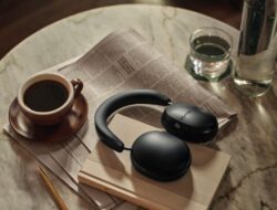 Headphone Sonos Ace dilengkapi fitur untuk memblokir kebisingan