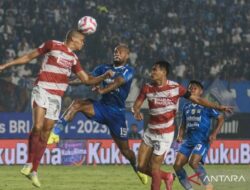 Persib Bandung hajar Madura United 3-0 di leg 1 Final Championship Series
