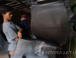 Kotawaringin Barat studi tiru pengolahan dan kerajinan kulit Magetan