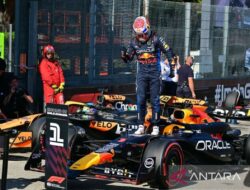 Verstappen menangkan balapan GP Emilia-Romagna dengan dramatis
