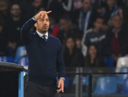 Van Bronckhorst jadi pelatih baru Besiktas