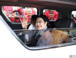 Megawati sapa kader dan masyarakat di Kantor PDIP Ende NTT