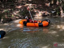 Menguji adrenalin dengan packrafting Kali Papah Kulon Progo 