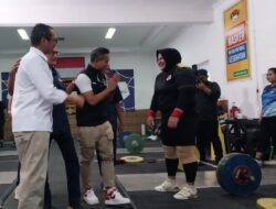 Tim angkat besi berangkat lebih awal untuk aklimatisasi di Olimpiade