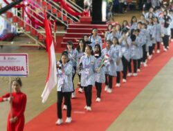 Kontingen Indonesia kenakan batik dalam upacara pembukaan ASG 2024