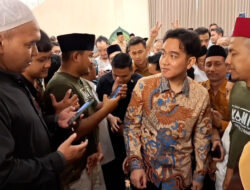 Gibran bersilaturahmi ke rumah Khofifah Indar Parawansa