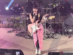 Nadine Abigail tampil ceria buka Road to NAVASRPM on Prambanan Jazz