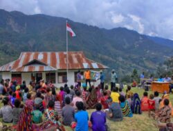 Masyarakat Bibida mengungsi ke Gereja Madi Paniai