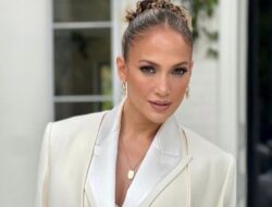 Jennifer Lopez terlihat tanpa Ben Affleck saat liburan di Italia