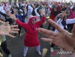 Senam lansia upaya sosialisasi hidup sehat guna meningkatkan usia harapan hidup