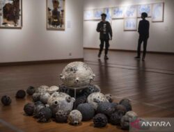 Pameran seni rupa Tiga Sisi Jelajah dan Media di Galeri Nasional