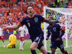 Gol Weghorst menangkan Belanda atas Polandia di laga perdana Grup D