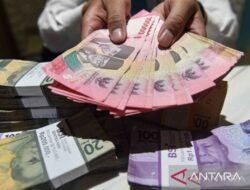 Rupiah menguat jelang pengumuman inflasi Indonesia