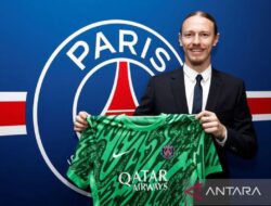 PSG rekrut kiper Matvey Safonov dari Rusia