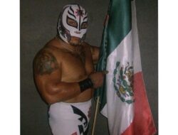Mengenal sosok Rey Mysterio, pegulat legendaris WWE yang tutup usia
