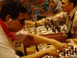 8 manfaat bermain catur untuk kesehatan otak dan mental