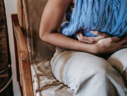 Cara kerokan yang benar dan aman untuk redakan masuk angin